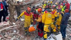 921土耳其搜救隊 合作台灣搜救隊 救出土耳其人（圖／消防署提供）