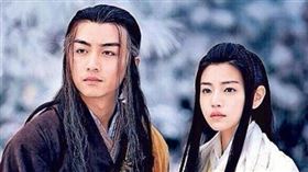 ▲陳妍希在綜藝中坦言與陳曉並非因戲生情，而是日久生情。（圖／翻攝自微博）