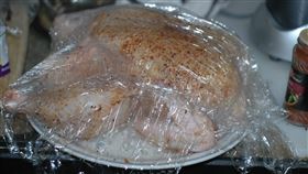 保鮮膜https://www.flickr.com/photos/ttrimm/11105803104/in/photolist-hVo9kS-2bPex3z-QVpcRp-SxCWvy-29mkZjP-2eFK5d2-5KqScj-QVpbmk-29DhPNh-SxCWjG-LYGHia-NB7jKy-op8h6-QVpcjx-bedMfB-SxCVKW-29mkZcK-29DhPYY-i2Si