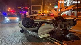 台中男子開保時捷Cayman GT4 RS 雙門跑車酒駕自撞。（圖／民眾提供）