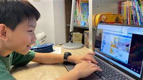 ▲Jack玩中學程式，創作遊戲成就感十足。（圖／麥奇數位TutorABC提供）