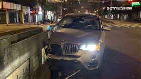 韓籍駕駛「自撞橋墩」！酒測值達0.58｜三立新聞台
