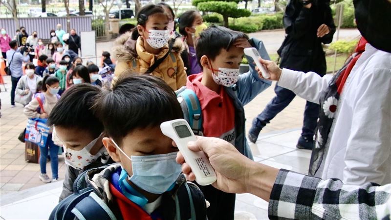 明開學！2寶爸醫師開心「3句連發」引共鳴