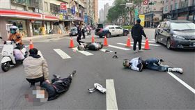 重機,駕照,氣胸,新北,新店,兩段式左轉（圖／翻攝畫面）