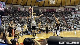 鋼鐵人林書豪來台首戰得分開張。（圖／記者蔡厚瑄攝影）