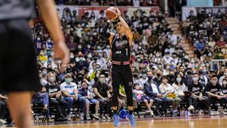 神！林書豪首秀繳雙十　領鋼鐵人止4連敗