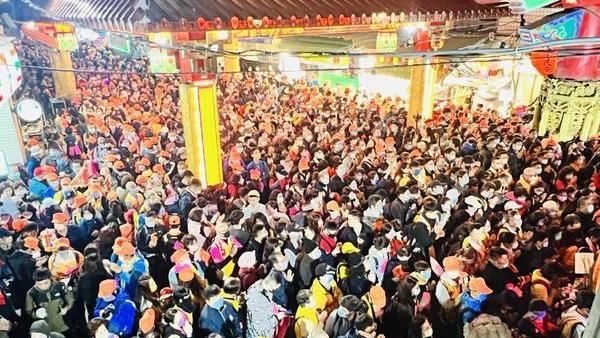 白沙屯媽祖盛況曝　他驚：供應食物首不足