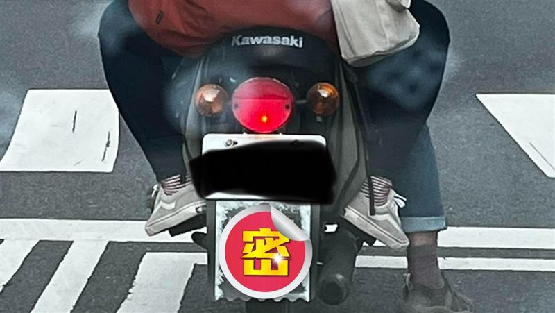 擋泥板放習近平遺照　小粉紅崩潰：心疼死