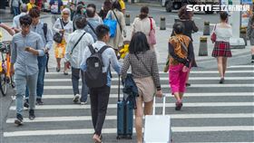 行人/人潮/疫情/室外(記者陳弋攝影)