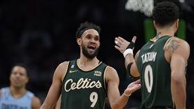 ▲多名主力球員缺陣下，懷特（Derrick White）砍23分10助攻3籃板，助塞爾提克力退灰熊。（圖／美聯社／達志影像）