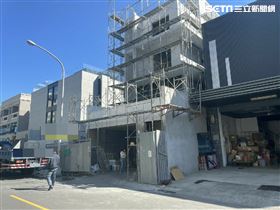 新／台中豪宅工程工人墜樓　頭部重創不治(圖/翻攝畫面)