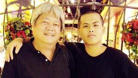 張再興（右）曝張展（左）死訊。（圖／翻攝自臉書）