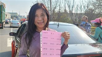 「賓士姐」載香燈腳超嗨　歷年驚人戰績曝