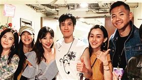 王力宏（右3）與李靚蕾（左3）婚變鬧翻，范瑋琪（右2）與陳建州（右1）仍力挺好友。（圖／翻攝自李靚蕾IG）