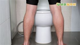 夜尿症成因有很多，包含膀胱儲存能力變差、慢性疾病用藥、睡眠或情緒問題。