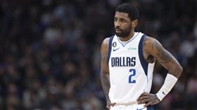 ▲厄文（Kyrie Irving）表示，不會在季末前公開談論關於「續約」的話題。（圖／美聯社／達志影像）