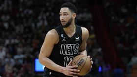 ▲西蒙斯（Ben Simmons）14日替補出賽僅貢獻2分，籃網18分差敗給尼克。（圖／美聯社／達志影像）