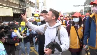 外國女婿瘋白沙屯媽！驕傲喊：我是本地人