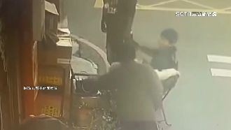 移工攜13萬出門　遭搶匪盯上「當街行搶」