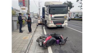 新／驚悚車禍！女騎士遭擦撞後輾斃