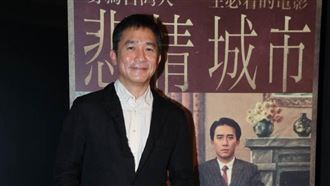 新／睽違10年來台　梁朝偉帥氣現身首映會