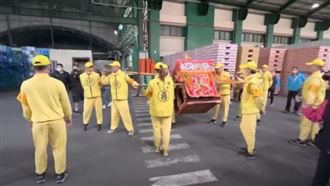 八寶粥被加持！白沙屯媽祖停駕泰山田中廠