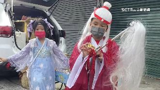 求媽祖停下出奇招　擊鼓、角色扮演吸睛