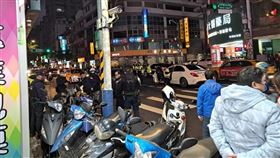 新北市永和區永利路雞排店發生暴力討債事件。（圖／翻攝自臉書）