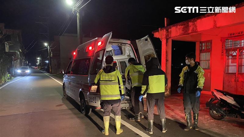 新北婦疑丟垃圾墜溪　下游找到人送醫不治