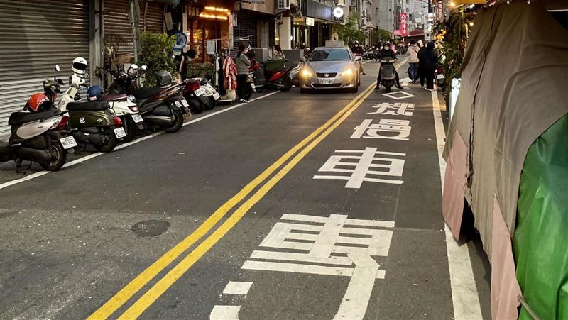 台南行人地獄！在地人狂搖頭：尊嚴都不給