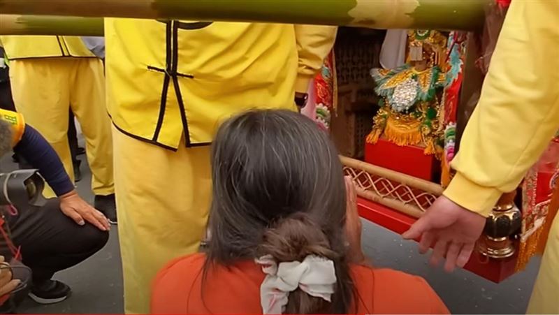 白沙屯媽祖聽哭聲大迴轉　她揭兩人悄悄話