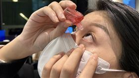 正妹,點眼藥水,眼睛,眼科,眼睛痛（圖／資料照）