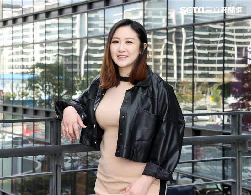 蔡小潔產後復出三立新聞網專訪。（記者邱榮吉/攝影）