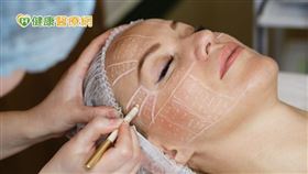 美國音波透過即視型超音波顯像技術精準拉提，可有效提升保養效果及維持時間，美麗不盲從，先從不盲打開始！