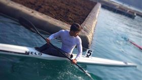 桃園騎士墜入汙水工程大洞亡，身分曝光是亞運金牌國手陳俞安。（圖／翻攝自陳俞安臉書）