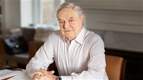 索羅斯：習近平勢必失敗 中國強權夢難實現投資大師兼慈善家索羅斯預測，中共總書記習近平將無法終身掌權，且任內也無法如願使中國成為全球政治和軍事的主導強權。索羅斯指出，習近平遭遇的問題大多源於「自作孽」。（開放社會基金會提供）中央社記者陳韻聿倫敦傳真  112年2月17日