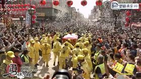 ▲白沙屯媽祖衝入北港朝天宮。（圖／寶島神很大）