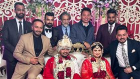教育部獎學金牽姻緣  屏科大印度籍校友成婚屏東科技大學印度籍學生考沙爾（Sushant Kaushal，前左2）和拉納（Priya Rana），因獲頒教育部獎學金而在台萌生愛苗，上週返印度成婚，經常協助他們的屏科大研究所校友呂俊榮（後右2）也受邀參加婚禮。（呂俊榮提供）中央社記者林行健新德里傳真  112年2月17日