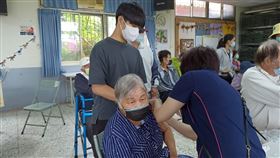 接種新冠疫苗(新竹縣政府提供)