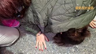 白沙屯媽祖突煞車停駕！病重信徒跪地痛哭