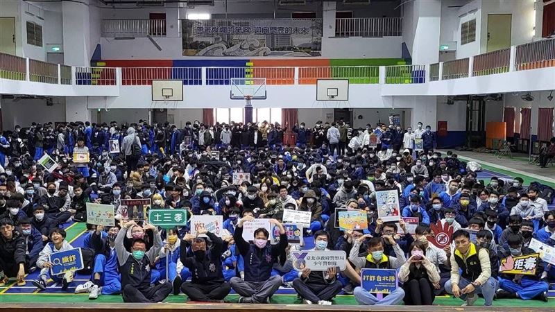 開學交友當心　少年警隊：結伴同行防萬一