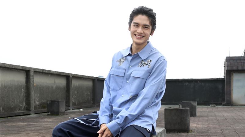 男星出道2年首扛男主　淚崩下決心離開他