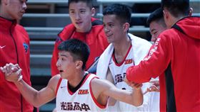 光復擊敗高苑笑納跨季20連勝。（圖／高中體總提供）