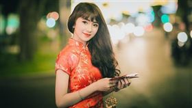 ▲有些女人與生俱來魅惑男人的本事，讓女人為之嫉妒、男人為之瘋狂！（示意圖／翻攝自poxabay）