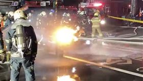 滷味店火警延燒3店面！瓦斯鋼瓶狂噴火舌