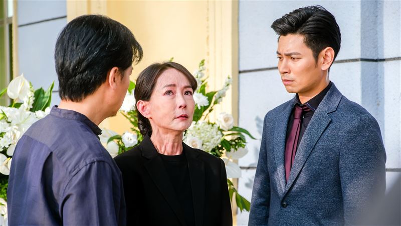 兒子落水離世　應采靈崩潰赴告別式引鼻酸