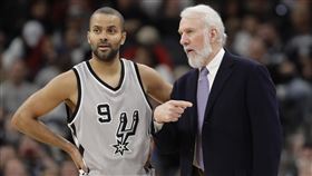 ▲馬刺總教練波波維奇（Gregg Popovich）（右）和「法國小跑車」帕克（Tony Parker）（左）入選籃球名人堂決選名單。（圖／美聯社／達志影像）