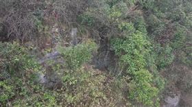 ▲4人衝加油站搶690元！他分到130元「躲山洞14年」　男子自首了（圖／翻攝自微博）