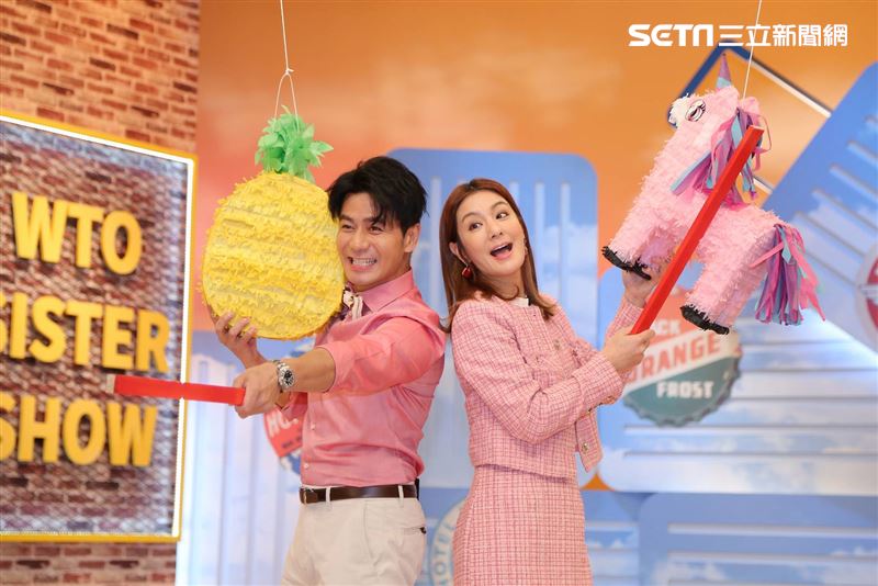 郭彥均、莎莎出席《WTO姐妹會》新春改版錄影記者會。 （圖／記者楊澍攝影）