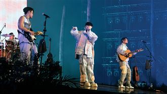 蘇打綠回來了　青峰淚謝歌迷全場暴動